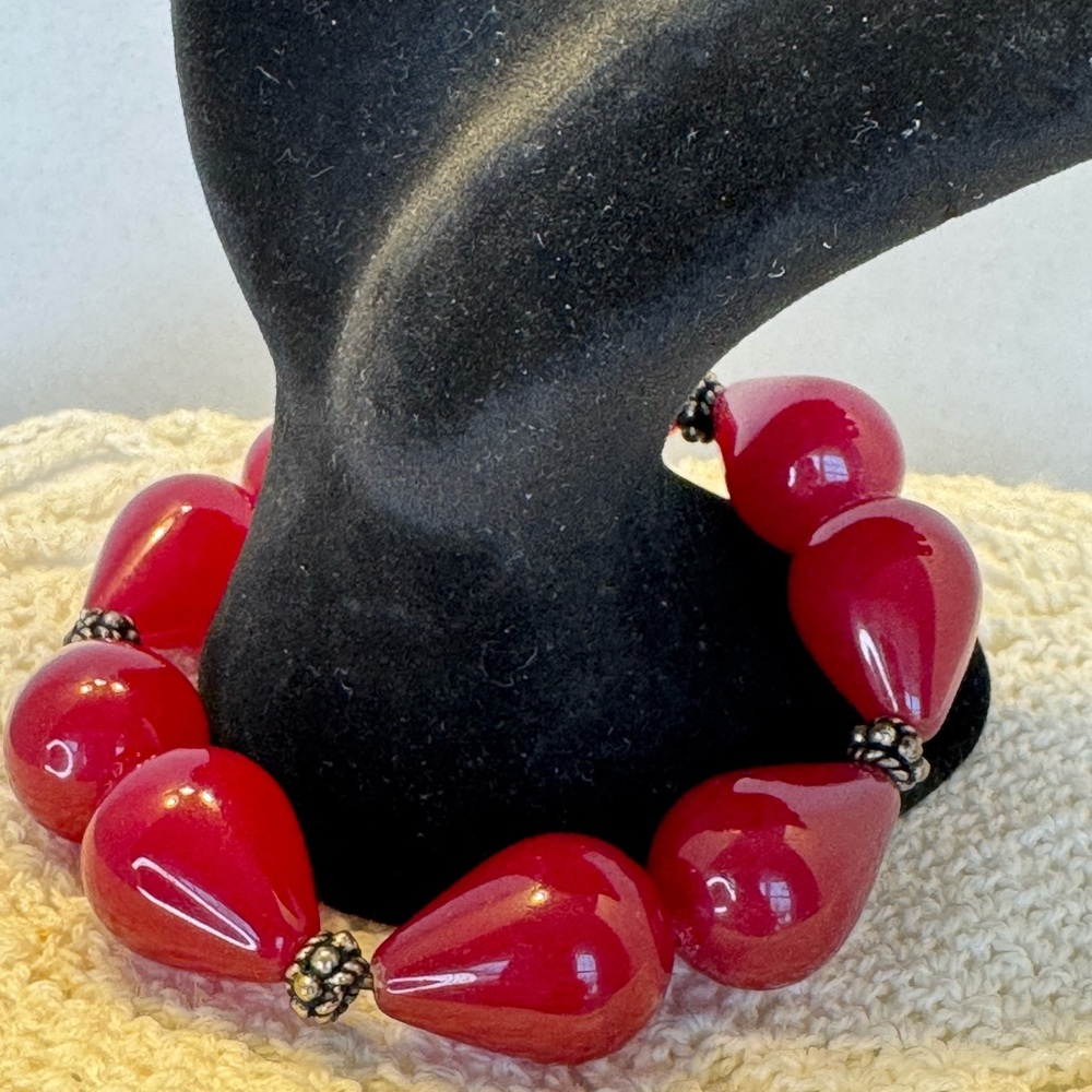 Red Glass Beads Teardrop Bracelet